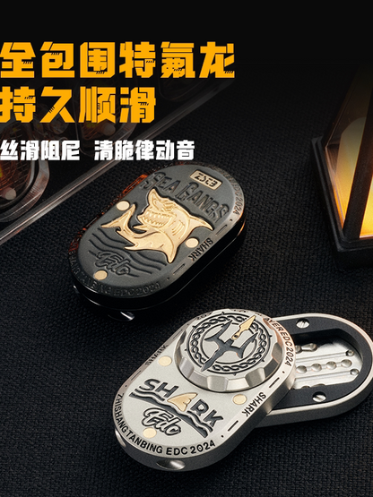 指上谈兵正品不锈钢海鲨律动直推旋转叮叮推牌edc解压减压玩具